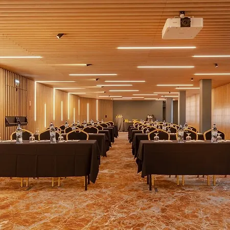 Mundial Hotel 4*
